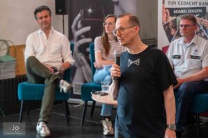 Joël Verheyden verwelkomt publiek tijdens Speakers Corner Gent